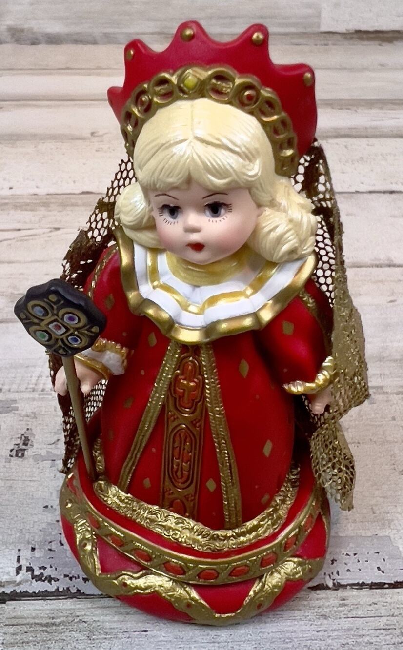 Hallmark 1999 Red Queen Ornament Madame Alexander Series 4 Alice in Wonderland